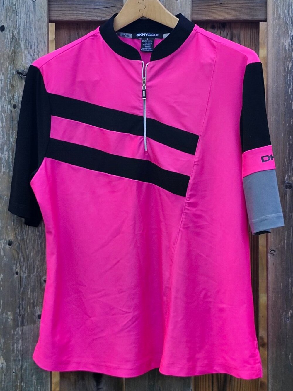BRIGHT DKNY Golf Women's Size Large HOT PINK Golf Short Sleeve quarter Zip